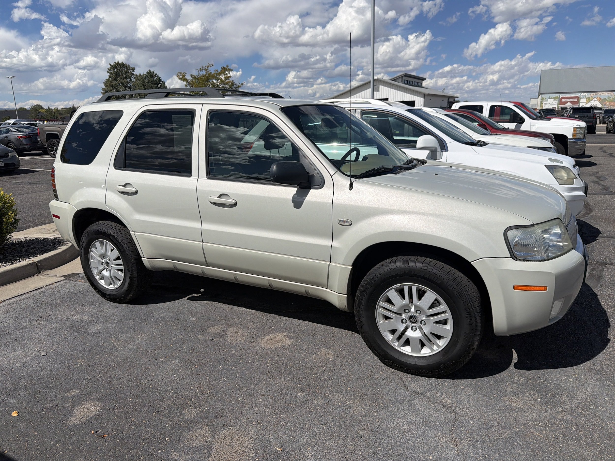 Used 2007 Mercury Mariner Luxury AWD/4WD image 4