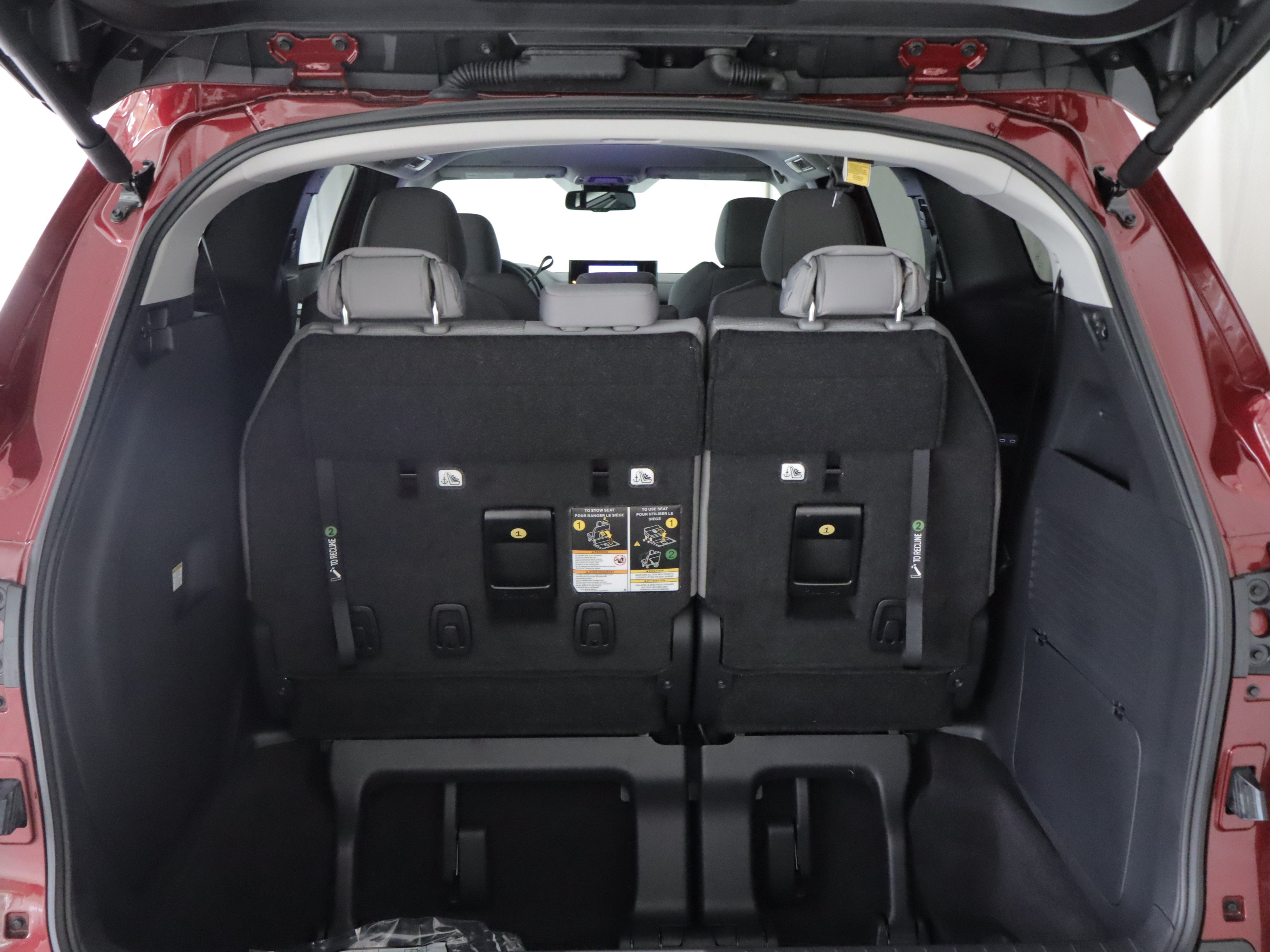 Used 2026 Toyota Sienna LE FWD image 19
