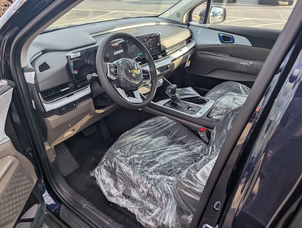 New 2026 Kia Carnival LX FWD image 10
