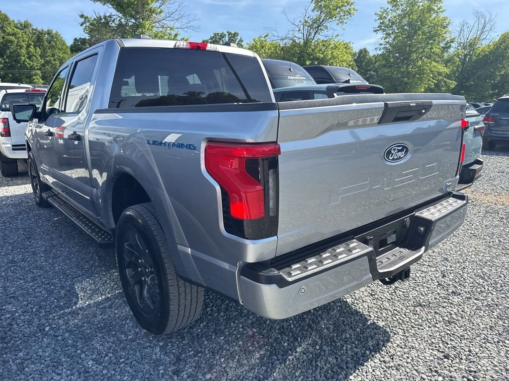 Used 2024 Ford F150 Lightning XLT AWD/4WD image 4