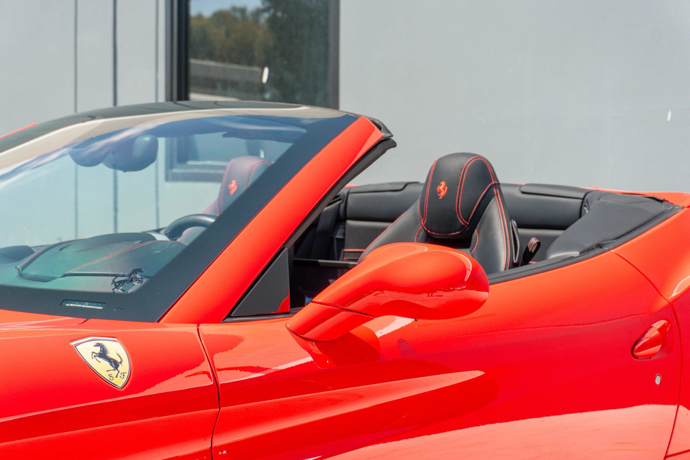 Used 2017 Ferrari California T RWD image 29