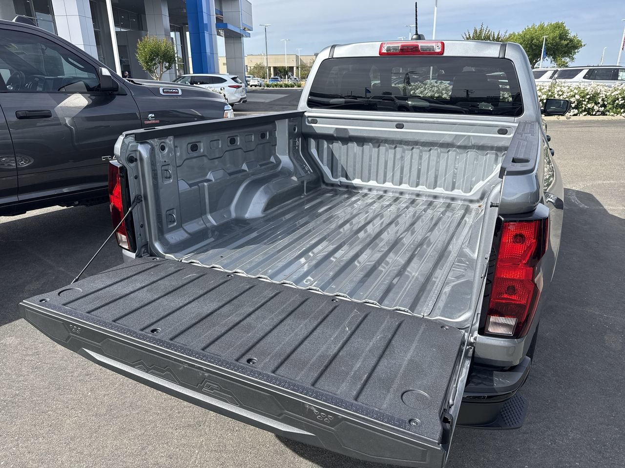 Used 2024 Chevrolet Colorado W/T RWD image 22