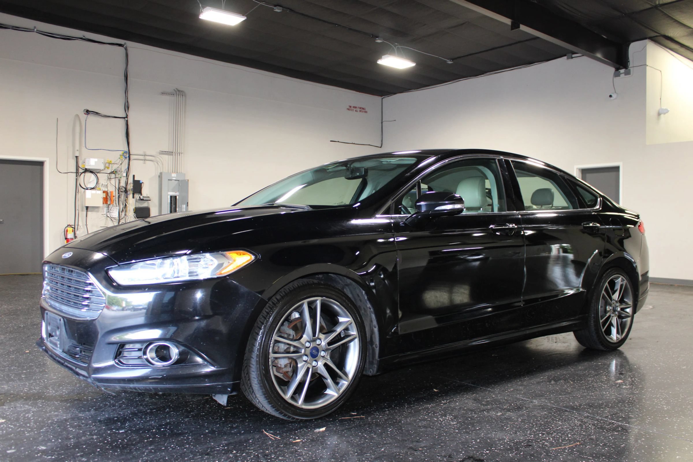 Used 2016 Ford Fusion Titanium AWD/4WD image 6