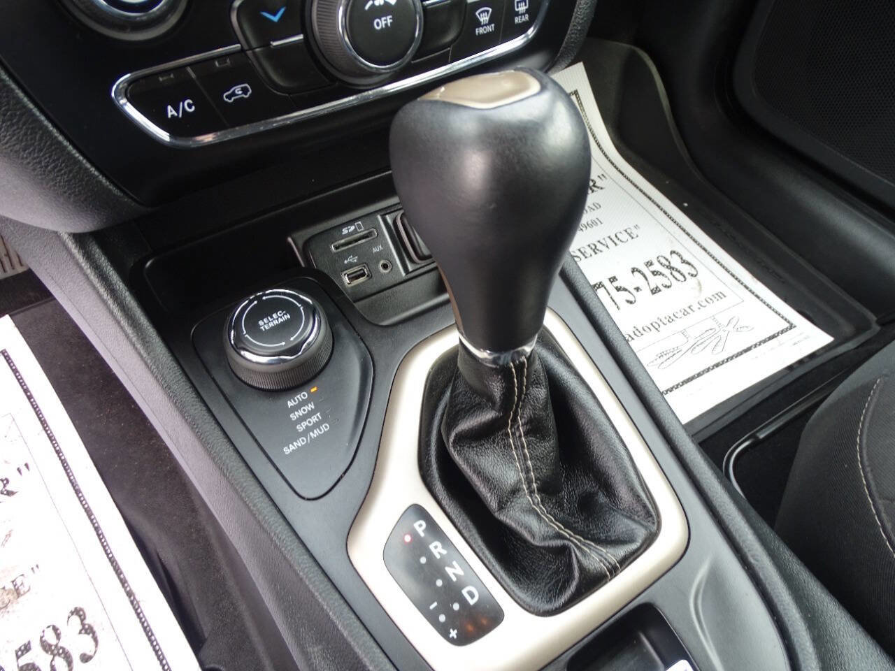 Used 2018 Jeep Cherokee Latitude w/ Quick Order Package 26T image 26