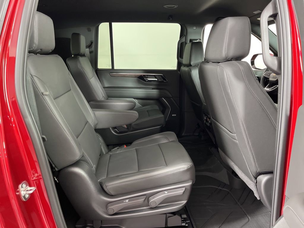 New 2026 Chevrolet Suburban LT image 12