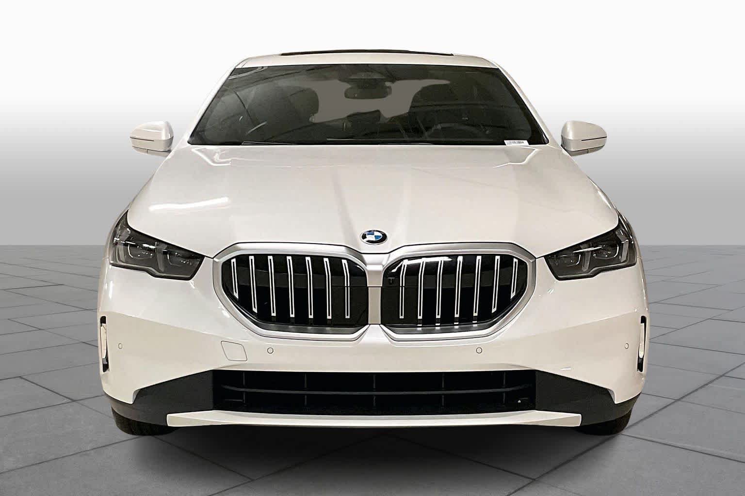 Used 2026 BMW 540i xDrive w/ Premium Package AWD/4WD image 3