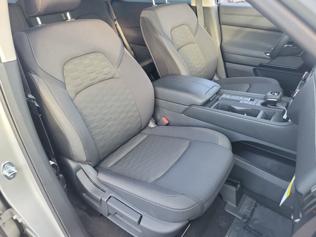 Certified 2025 Nissan Pathfinder S image 17