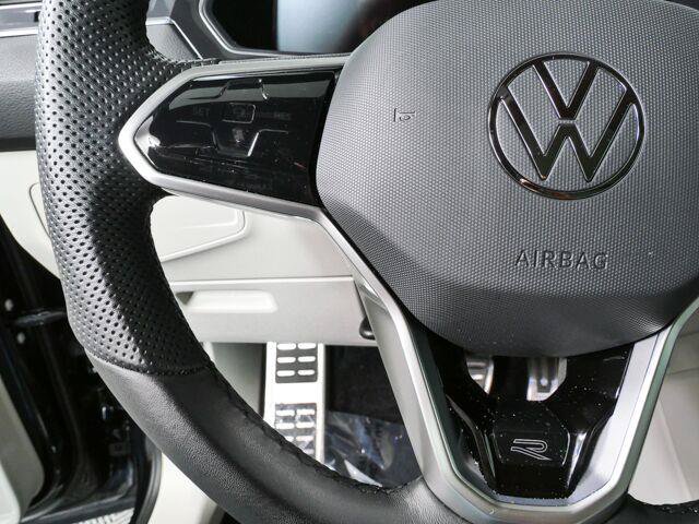 Used 2024 Volkswagen Tiguan SE R-Line FWD image 35