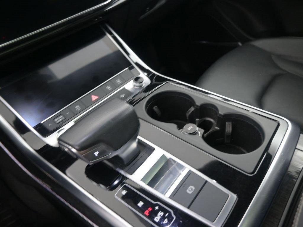 Used 2019 Audi Q8 Premium Plus w/ Premium Plus image 4