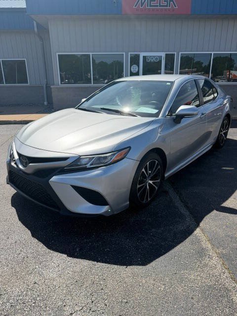Used 2018 Toyota Camry SE w/ Convenience Package