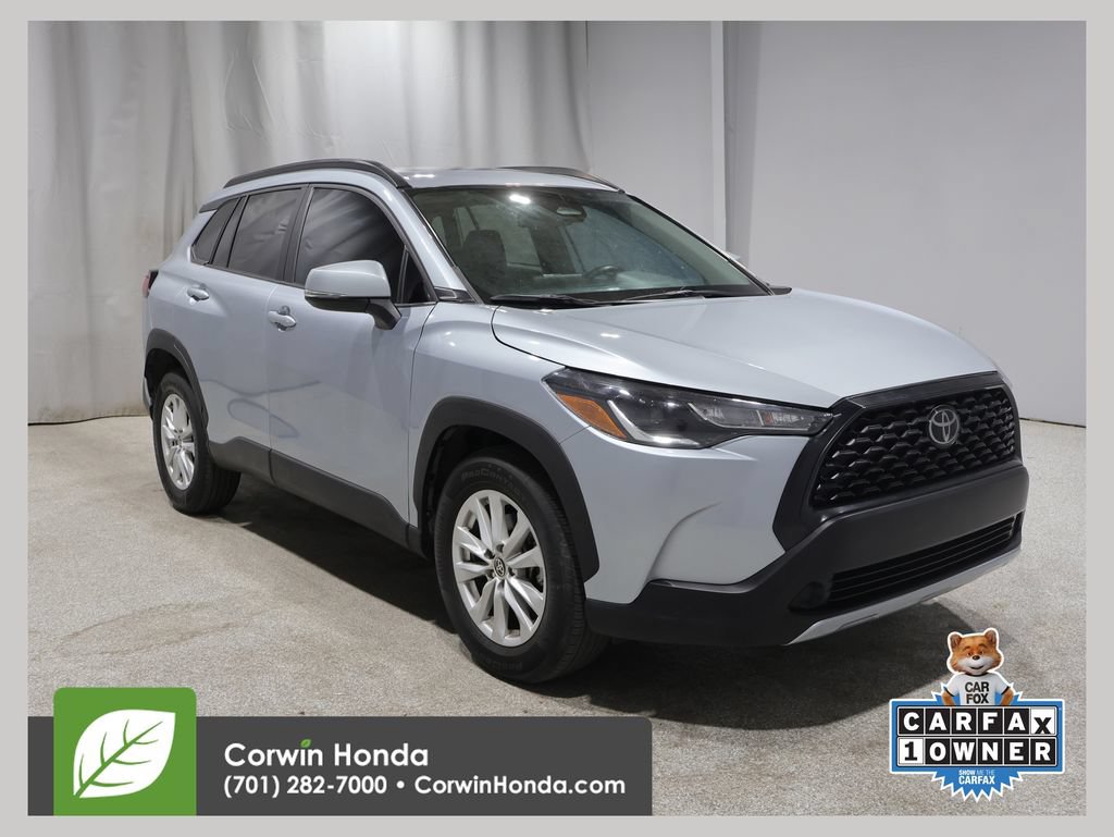Used 2023 Toyota Corolla Cross LE w/ Moonroof Package