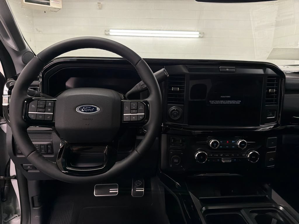New 2026 Ford F250 Lariat w/ Black Appearance Package AWD/4WD image 8