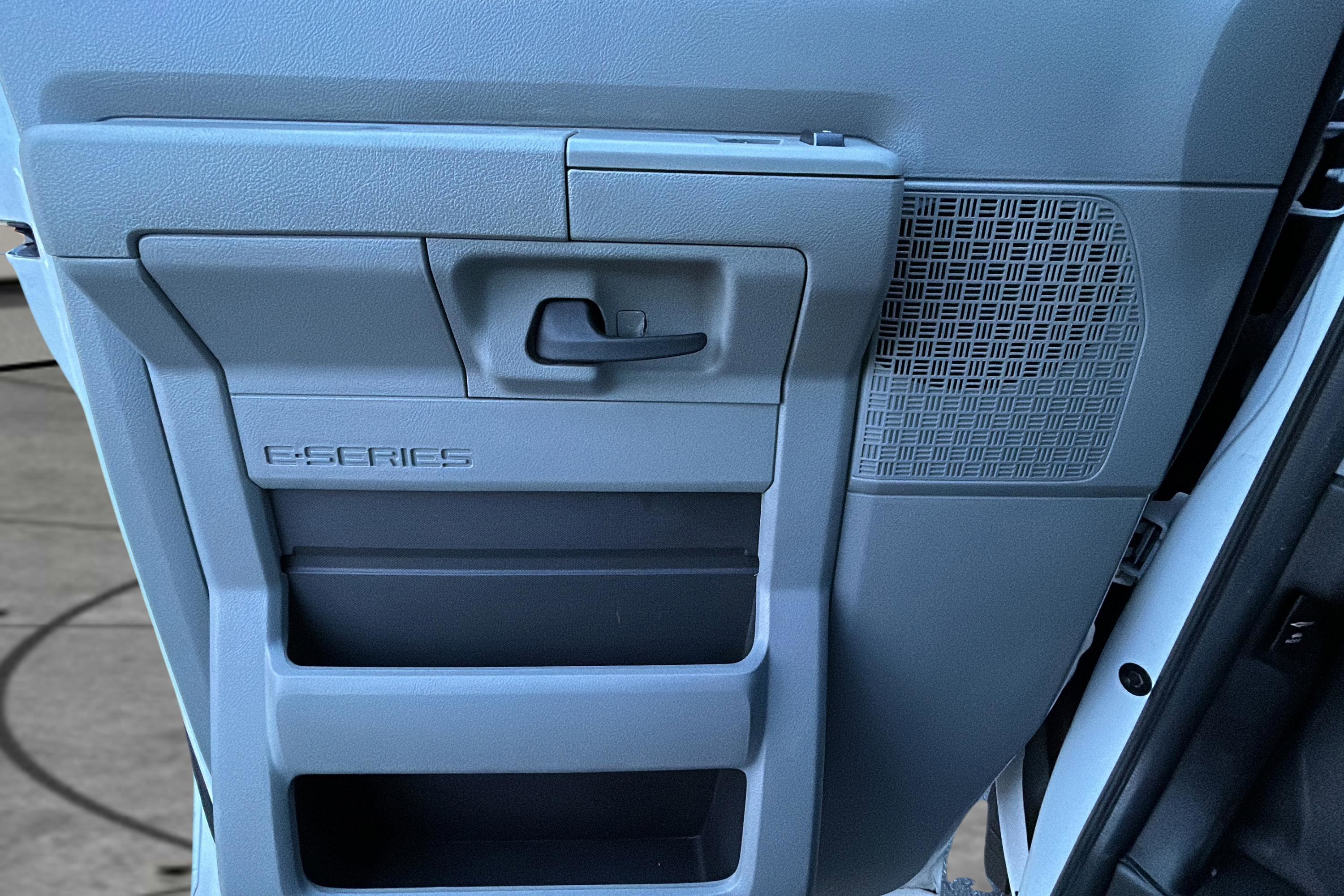 Used 2014 Ford E-250 and Econoline 250 w/ Power Group image 46