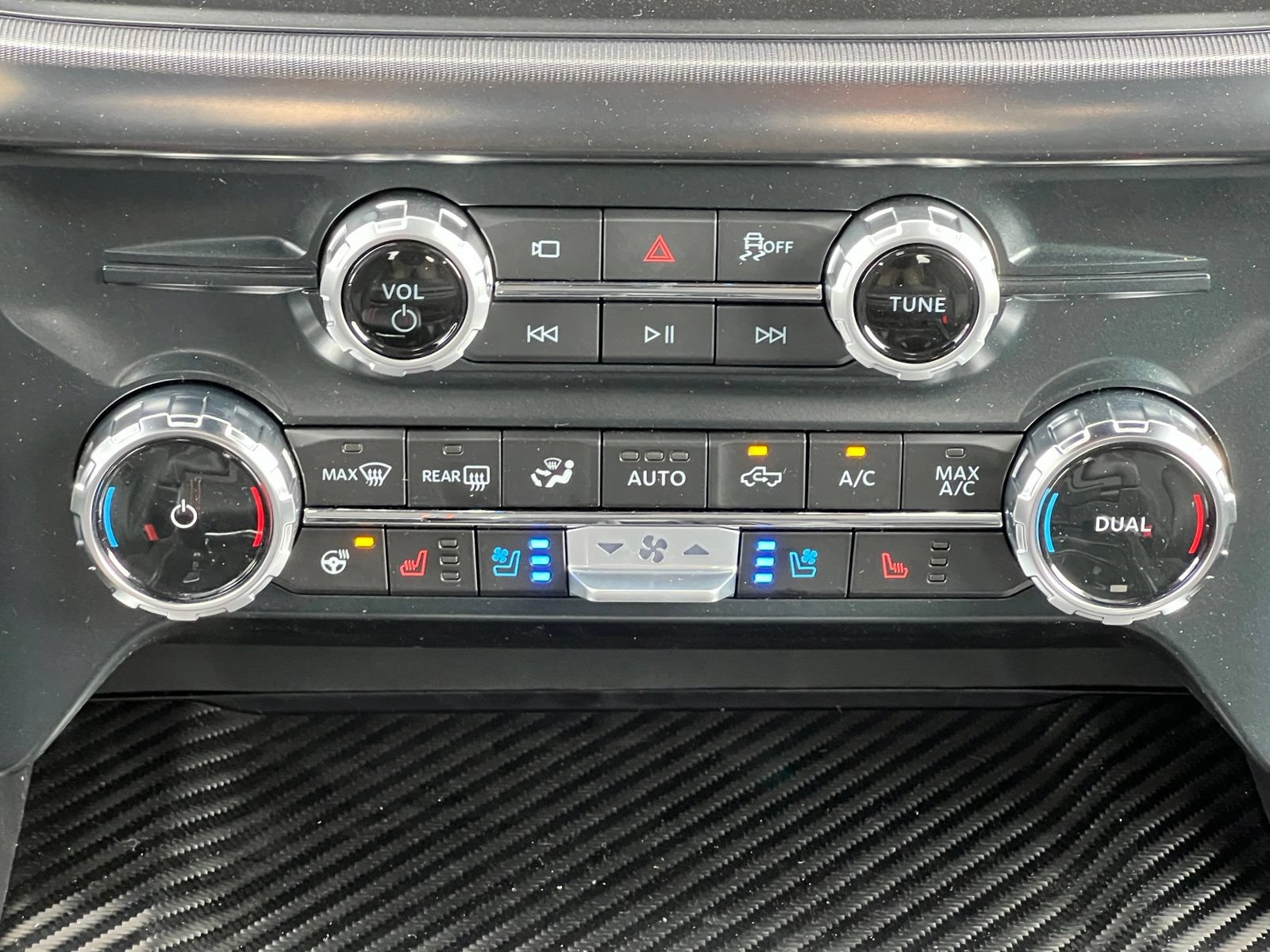 Used 2025 Ford F150 Raptor AWD/4WD image 26