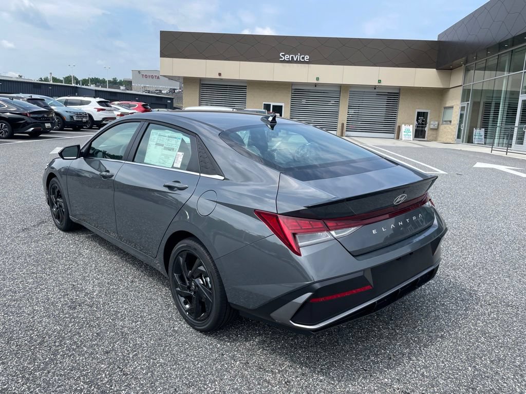 New 2026 Hyundai Elantra SEL Sport Premium FWD image 5