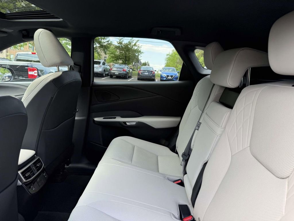 Used 2024 Lexus RX 350 Premium w/ Accessory Package (Z1) image 18