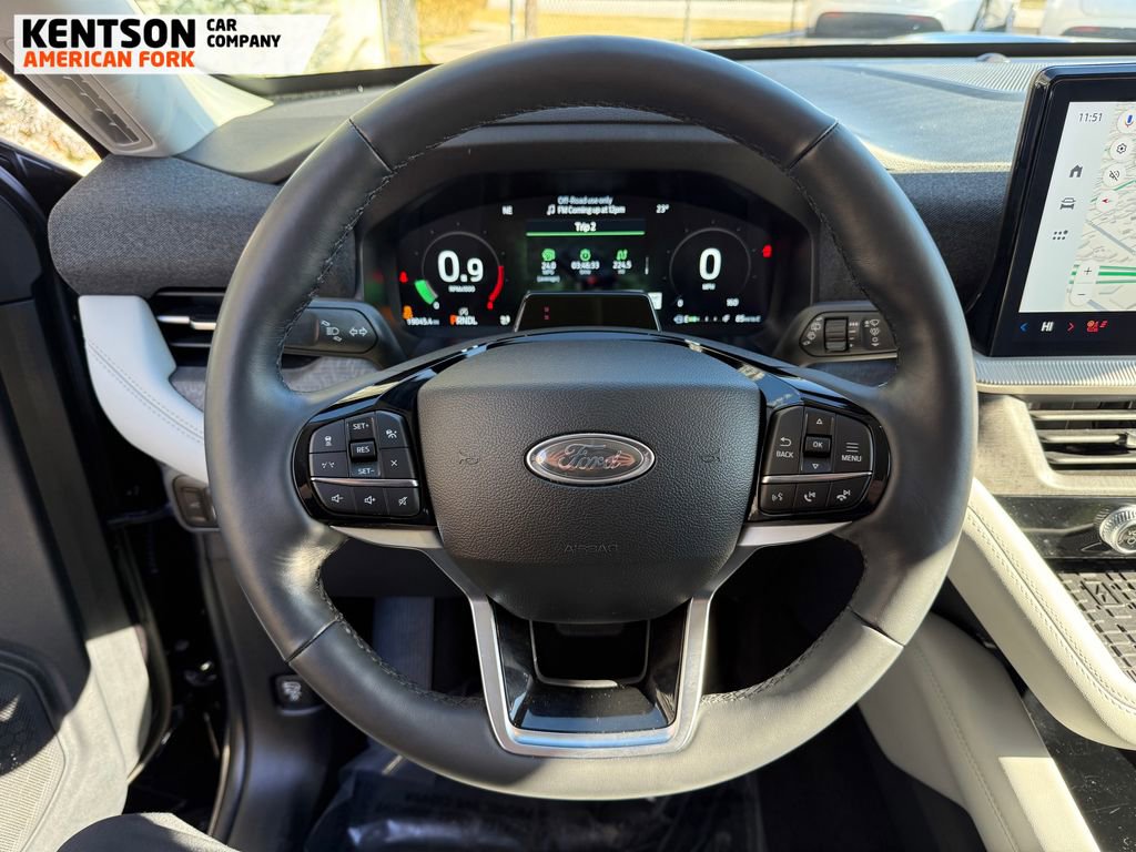 Used 2025 Ford Explorer Platinum w/ LUX Leather Package image 14