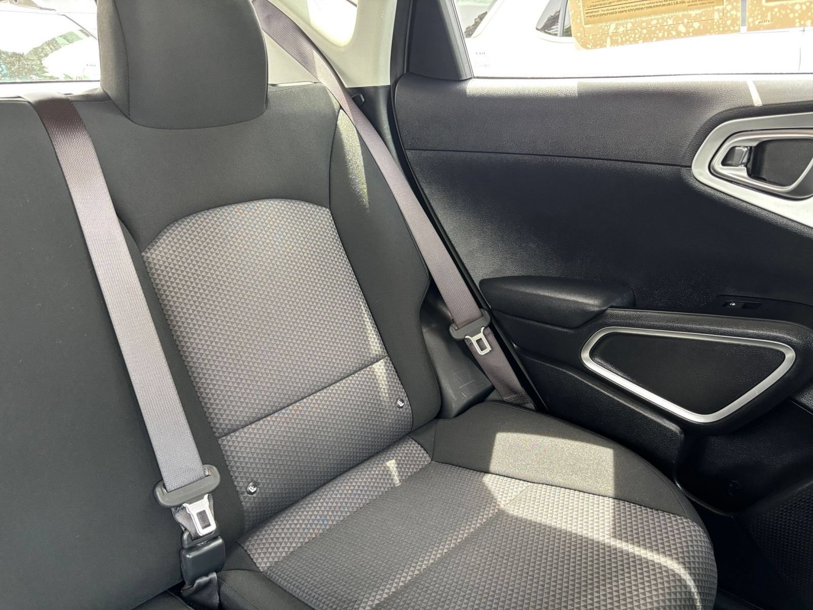 Used 2025 Kia Soul LX w/ LX Technology Package FWD image 34