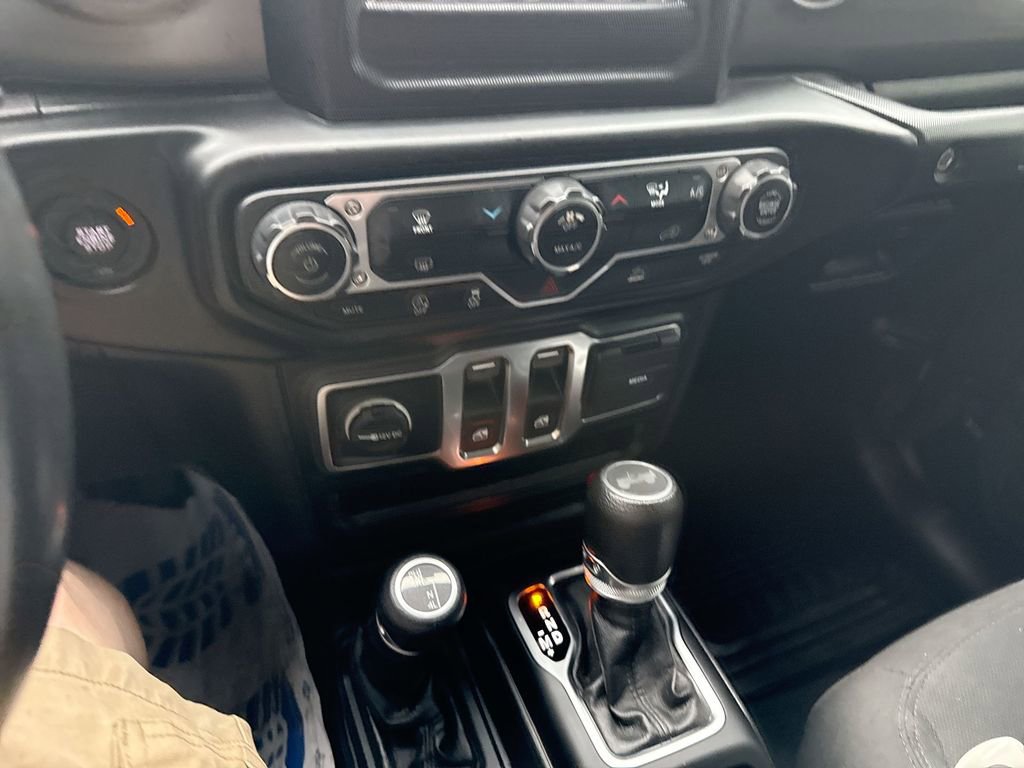 Used 2022 Jeep Wrangler Sport AWD/4WD image 39