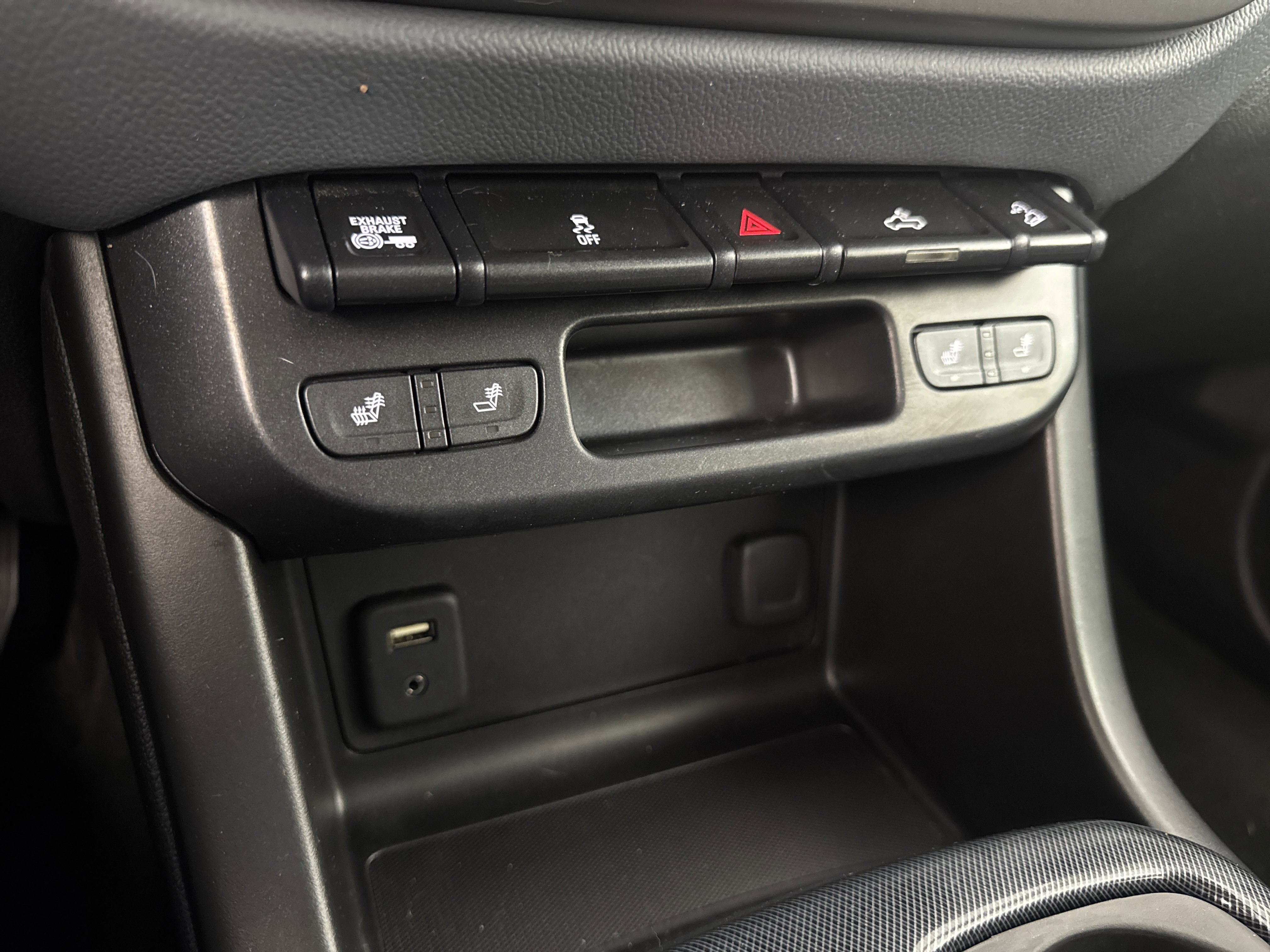 Used 2016 Chevrolet Colorado Z71 image 30