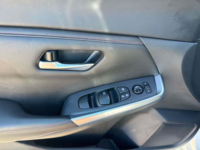 Used 2024 Nissan Sentra SR FWD image 25