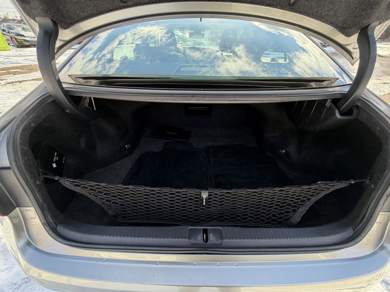Used 2018 Lexus ES 350 w/ Luxury Package w/Wood Trim image 26