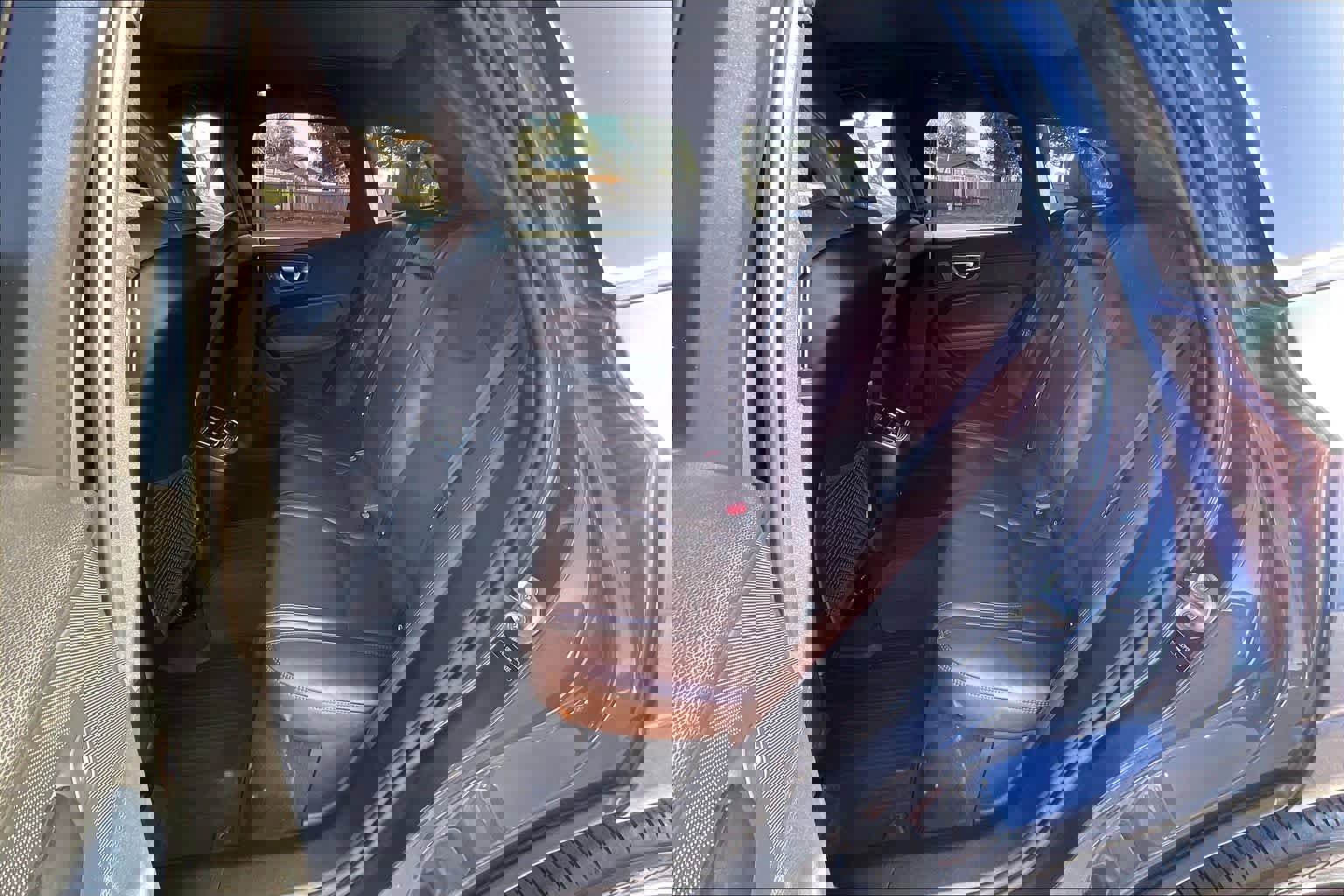 Used 2023 Volvo XC60 B5 Ultimate image 29