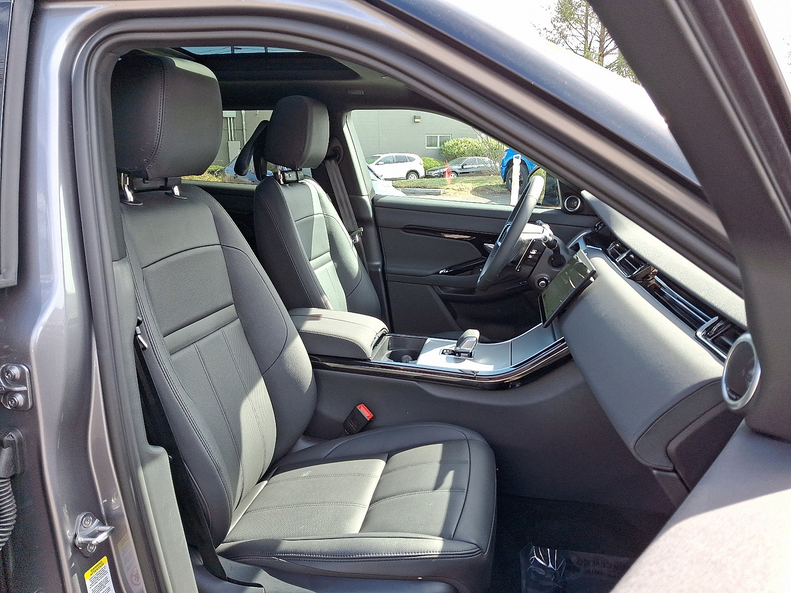 Certified 2025 Land Rover Range Rover Evoque S AWD/4WD image 3