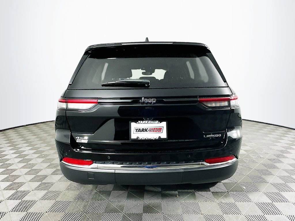 Used 2023 Jeep Grand Cherokee Laredo w/ Luxury Tech Group I image 10