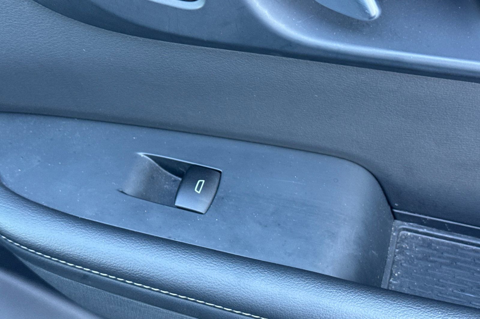 Used 2025 Buick Enclave Preferred image 20