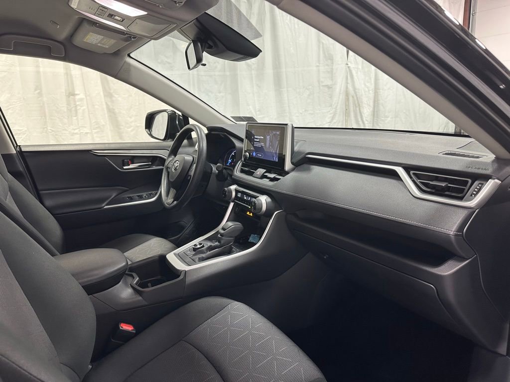 Used 2025 Toyota RAV4 XLE image 49