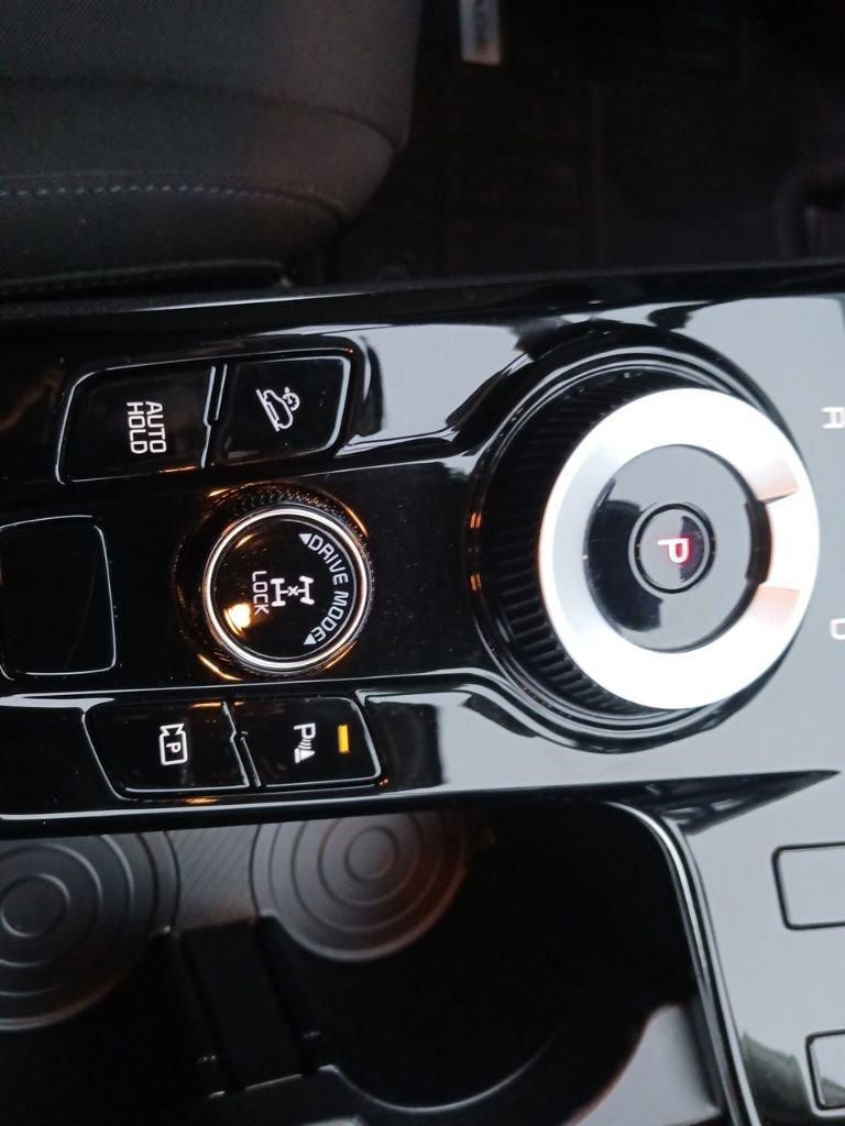 Used 2023 Kia Sportage LX image 12