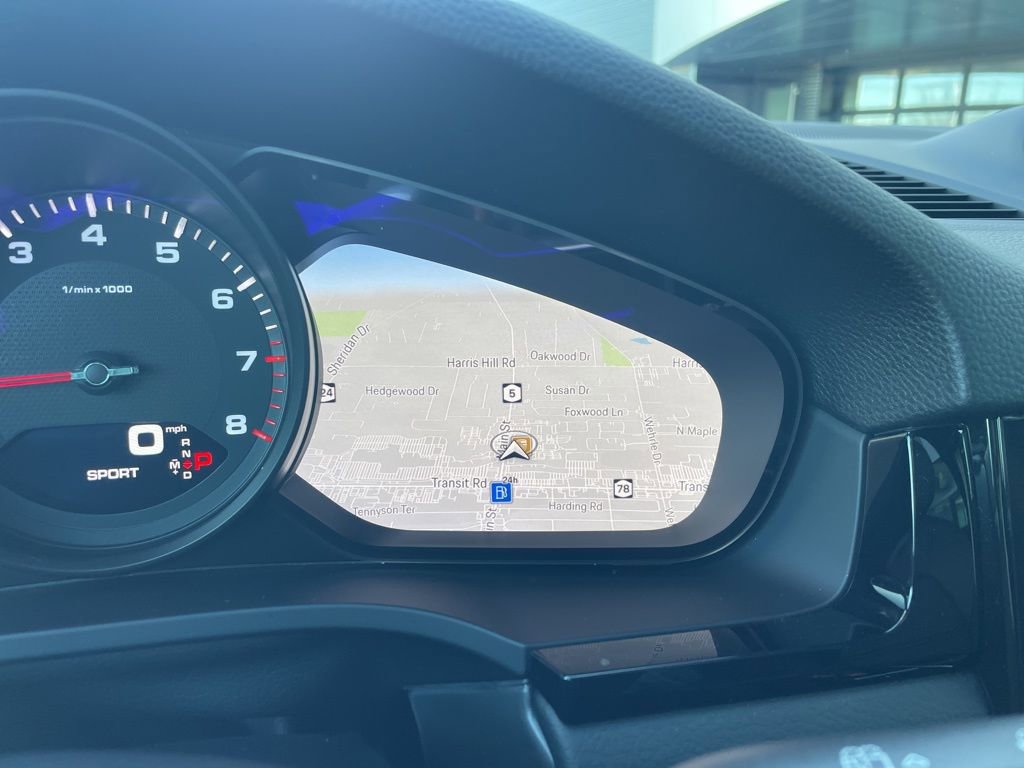 Certified 2023 Porsche Cayenne Platinum Edition image 32