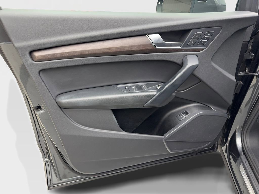 Used 2023 Audi Q5 2.0T Premium w/ Convenience Package image 32