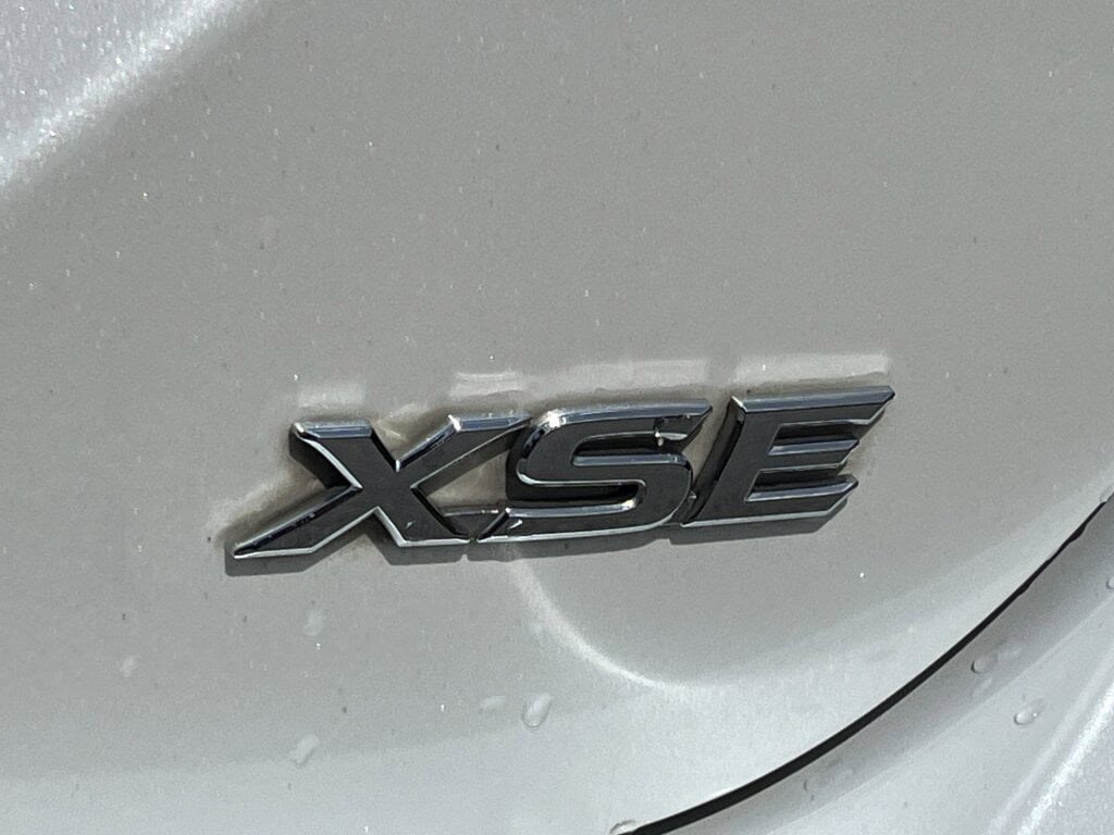 Used 2020 Toyota Camry XSE image 27