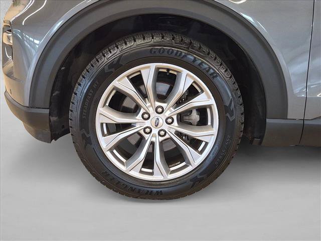 Used 2021 Ford Explorer Limited w/ Equipment Group 301A AWD/4WD image 27