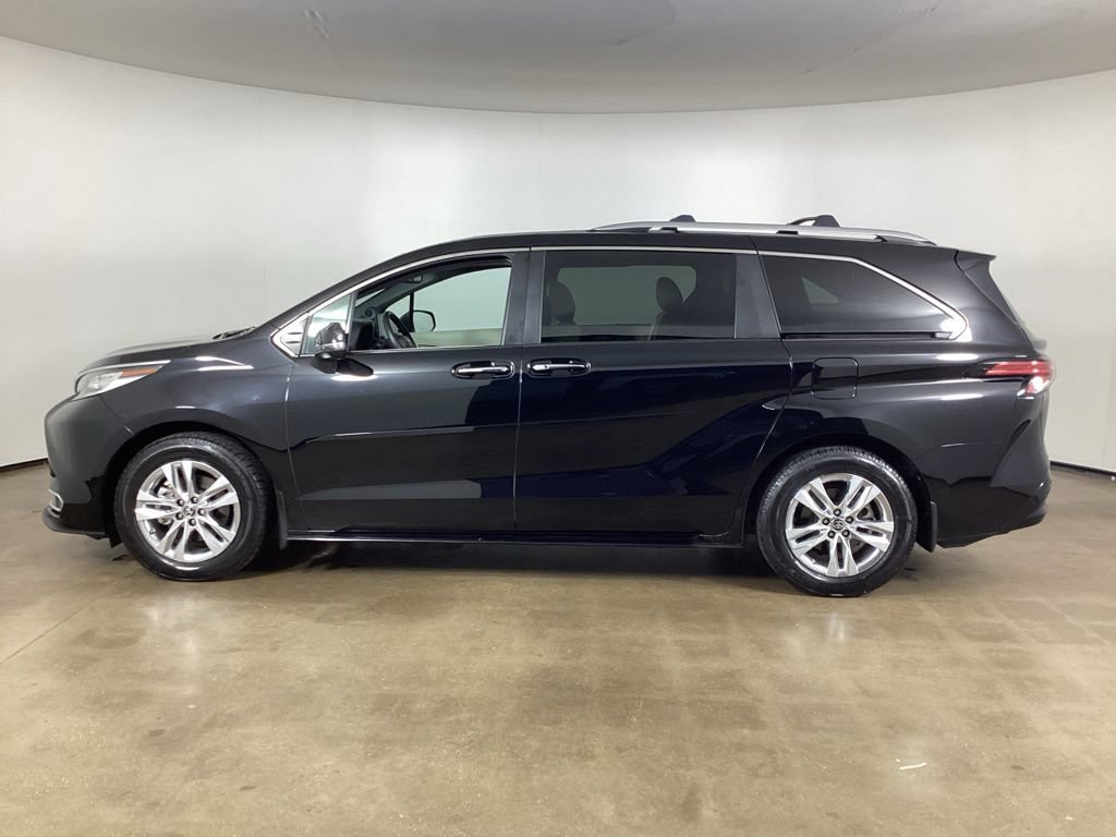 Used 2024 Toyota Sienna Limited AWD/4WD image 8