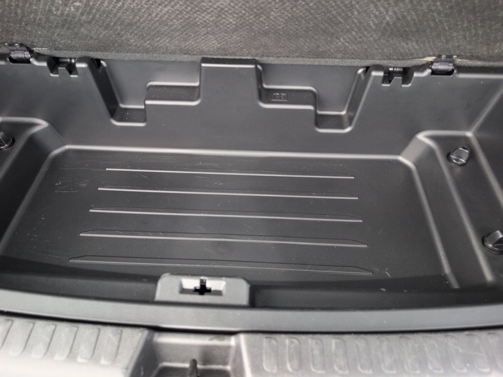 Used 2025 GMC Acadia Elevation FWD image 7