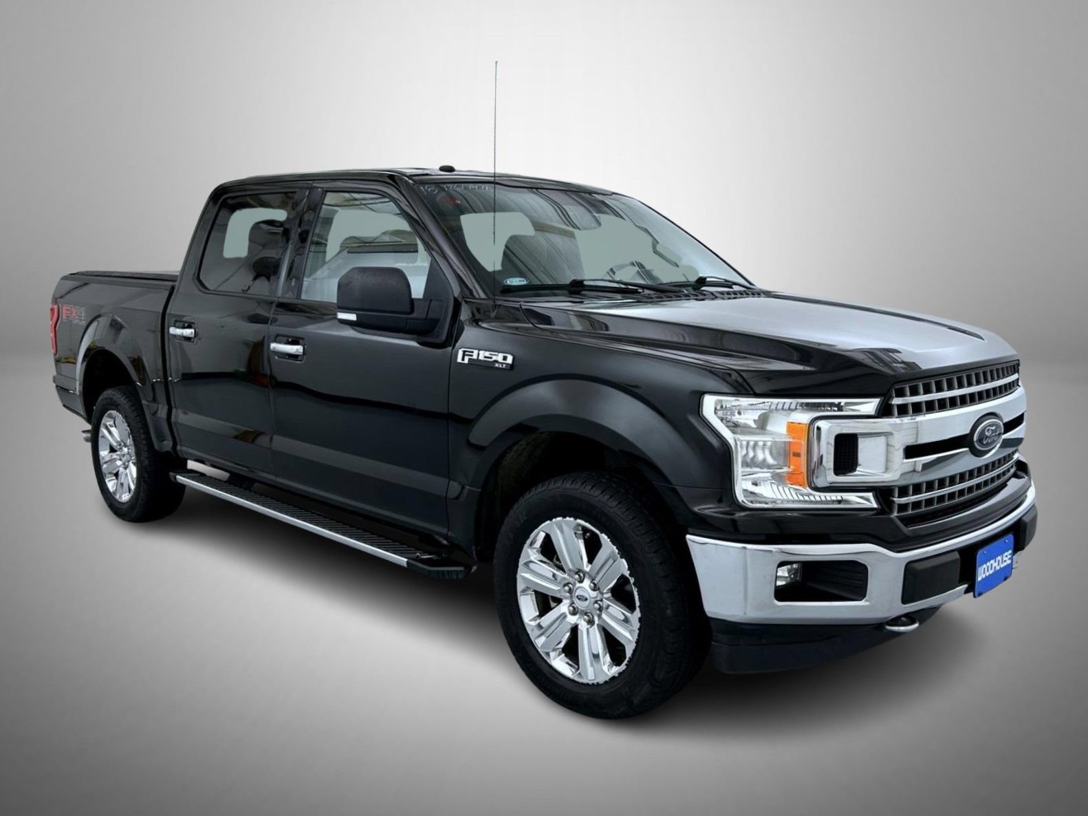 Used 2018 Ford F150 XLT w/ Equipment Group 302A Luxury AWD/4WD image 3