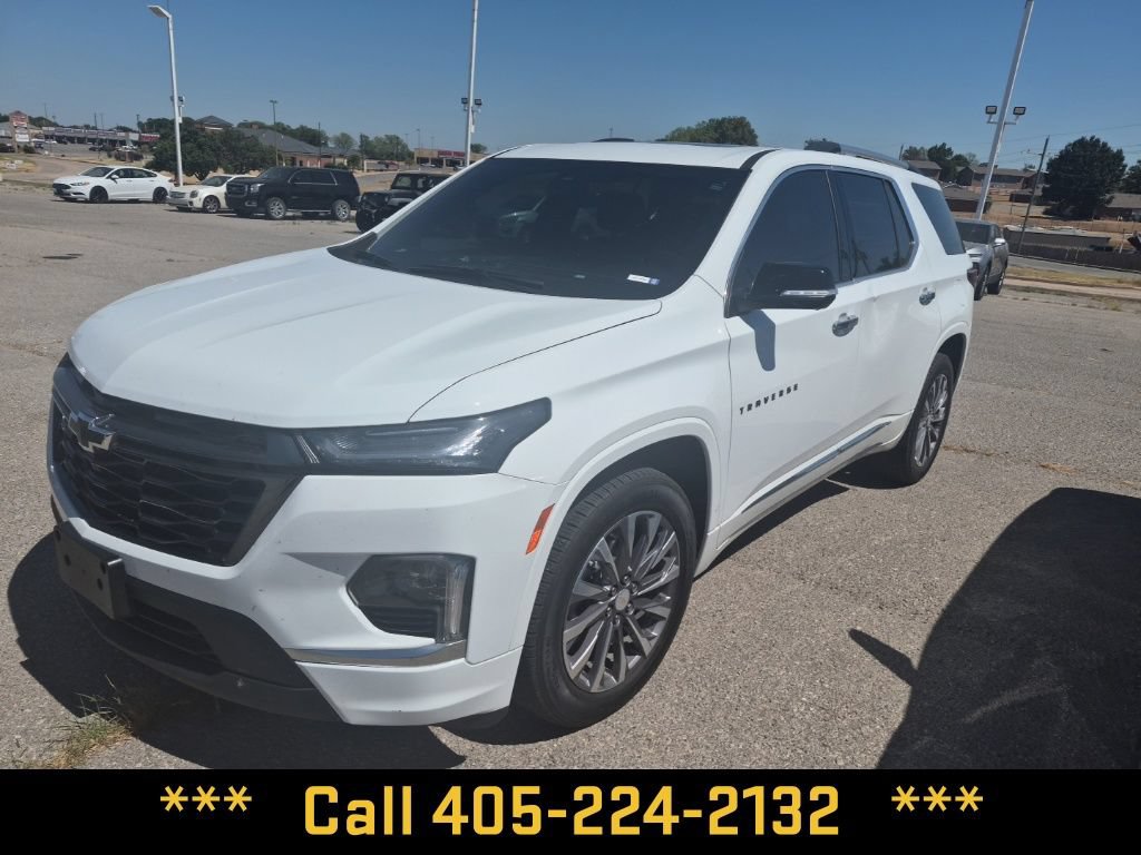 Used 2022 Chevrolet Traverse Premier w/ LPO, Blackout Package FWD image 3