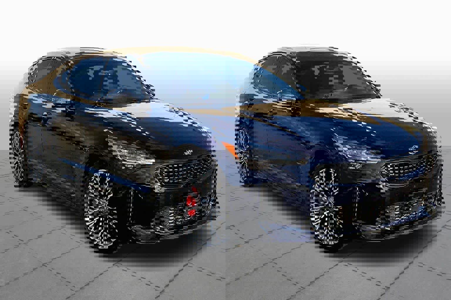 Used 2020 Kia Stinger GT image 2