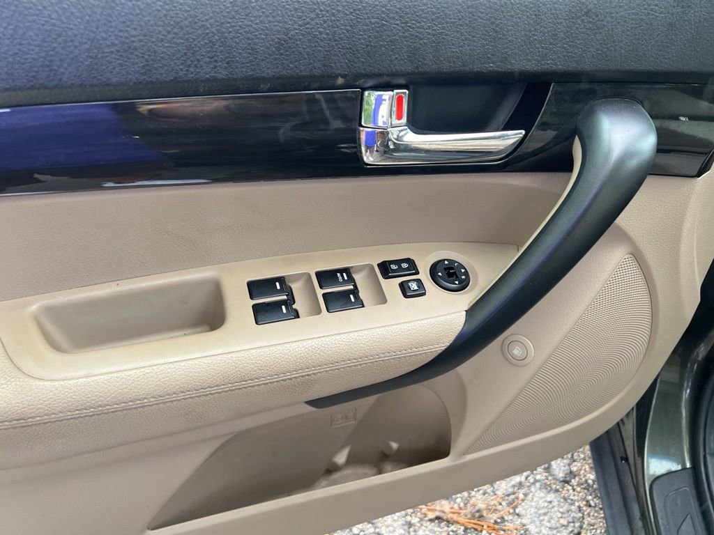 Used 2013 Kia Sorento LX w/ Convenience Pkg image 20