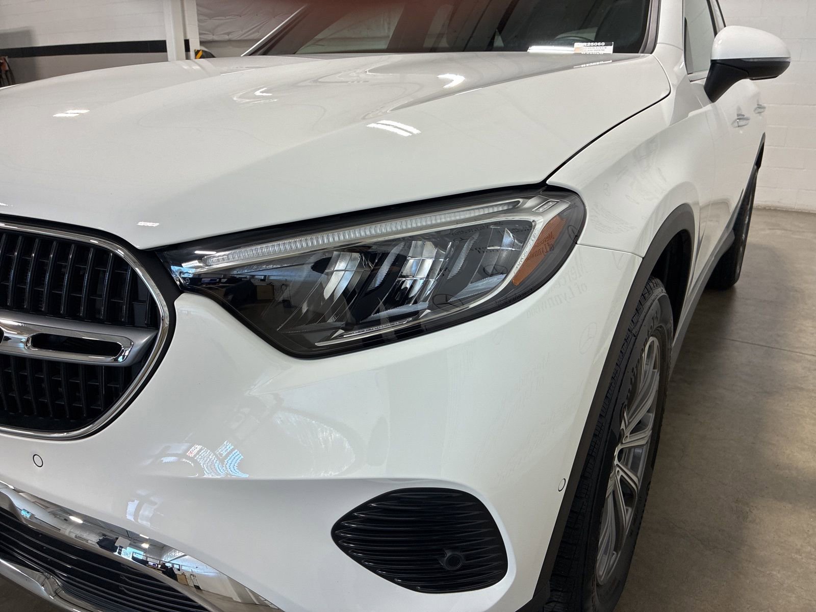 Used 2025 Mercedes-Benz GLC 300 4MATIC image 15