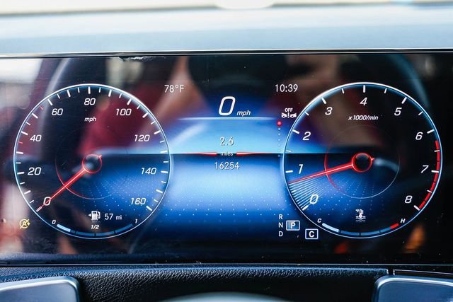 Used 2023 Mercedes-Benz GLB 250 4MATIC image 23