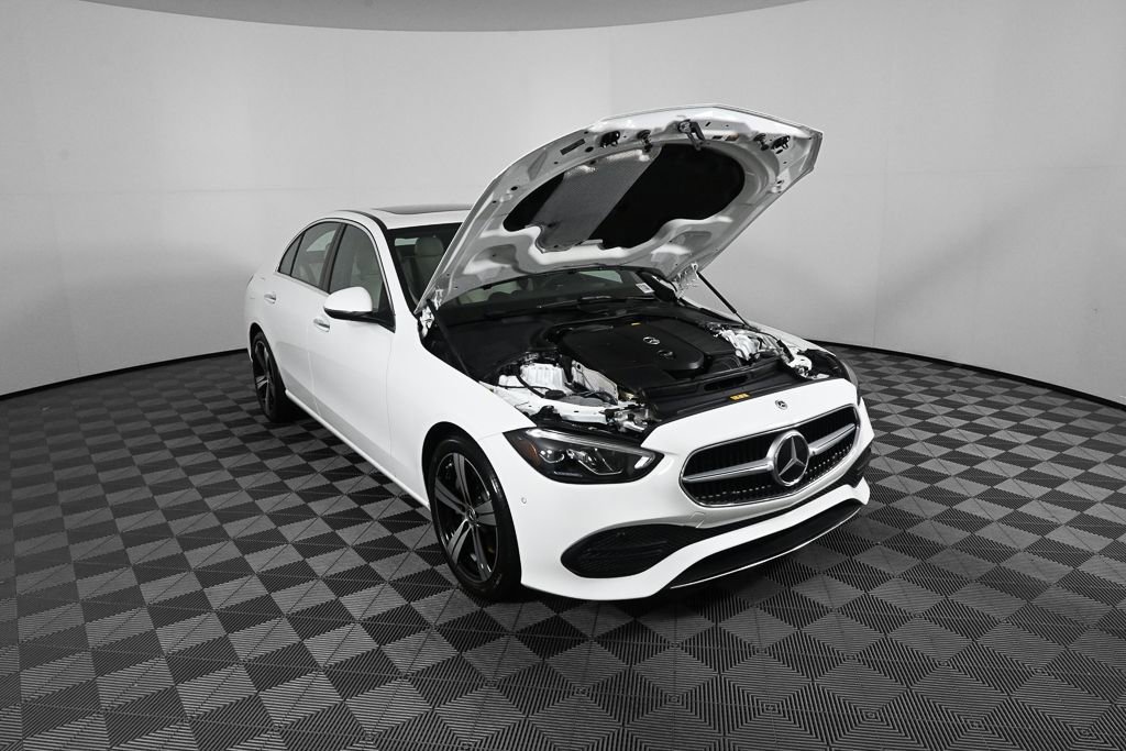 Used 2025 Mercedes-Benz C 300 Sedan image 32