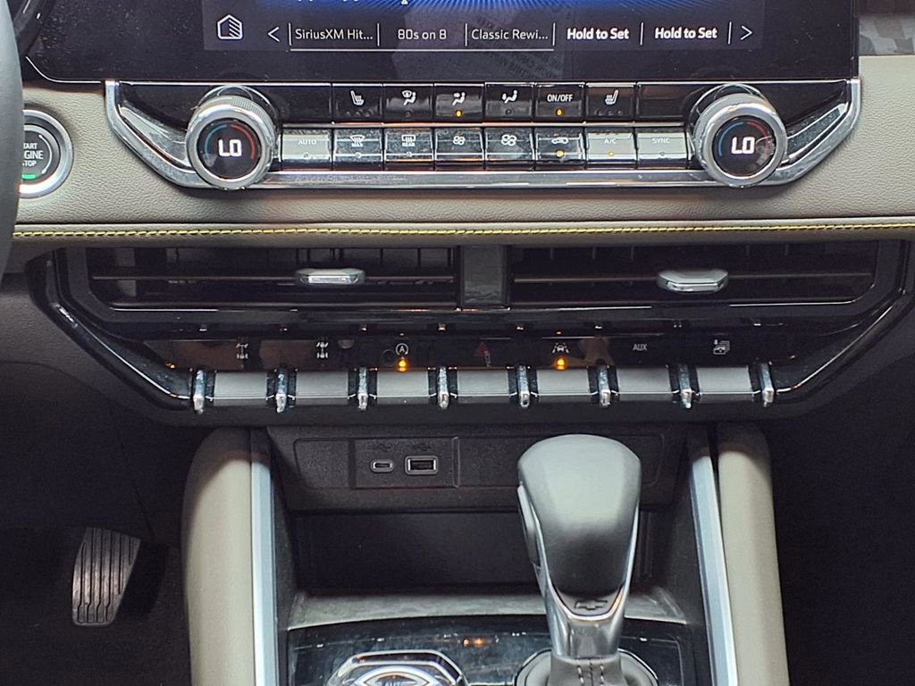 Used 2024 Chevrolet Colorado ZR2 w/ Technology Package image 15