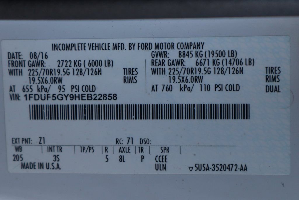 Used 2017 Ford F550 2WD Regular Cab Super Duty image 55