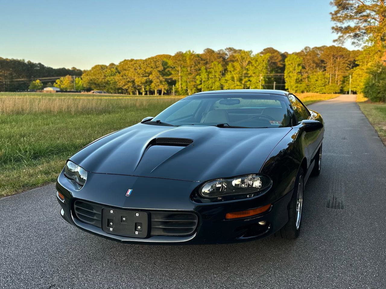 Used 2000 Chevrolet Camaro Z28 w/ SS Performance/Appearance Pkg RWD image 5
