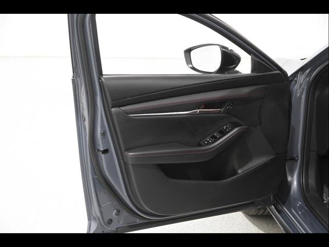 Certified 2025 MAZDA MAZDA3 Carbon AWD/4WD image 4