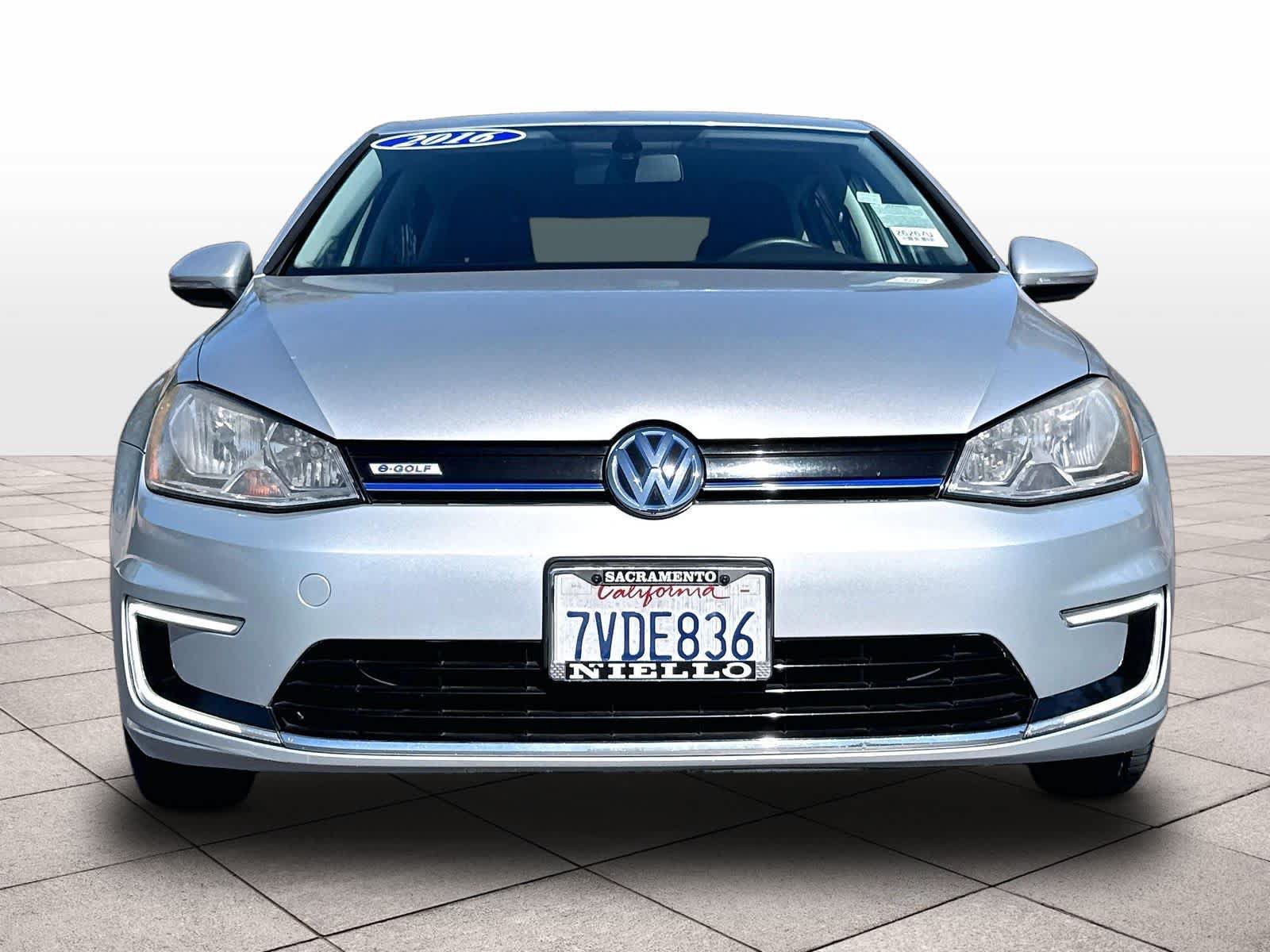 Used 2016 Volkswagen e-Golf SE w/ DC Fast Charging Package FWD image 7